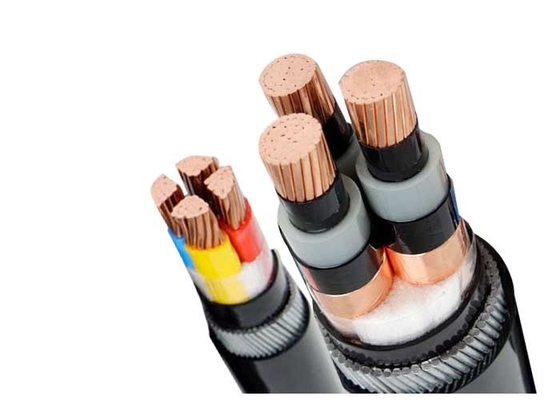 CHINA Cable subterráneo acorazado de acero bajo/medio de los corazones del cable de transmisión del alambre del voltaje 1 - 5 proveedor